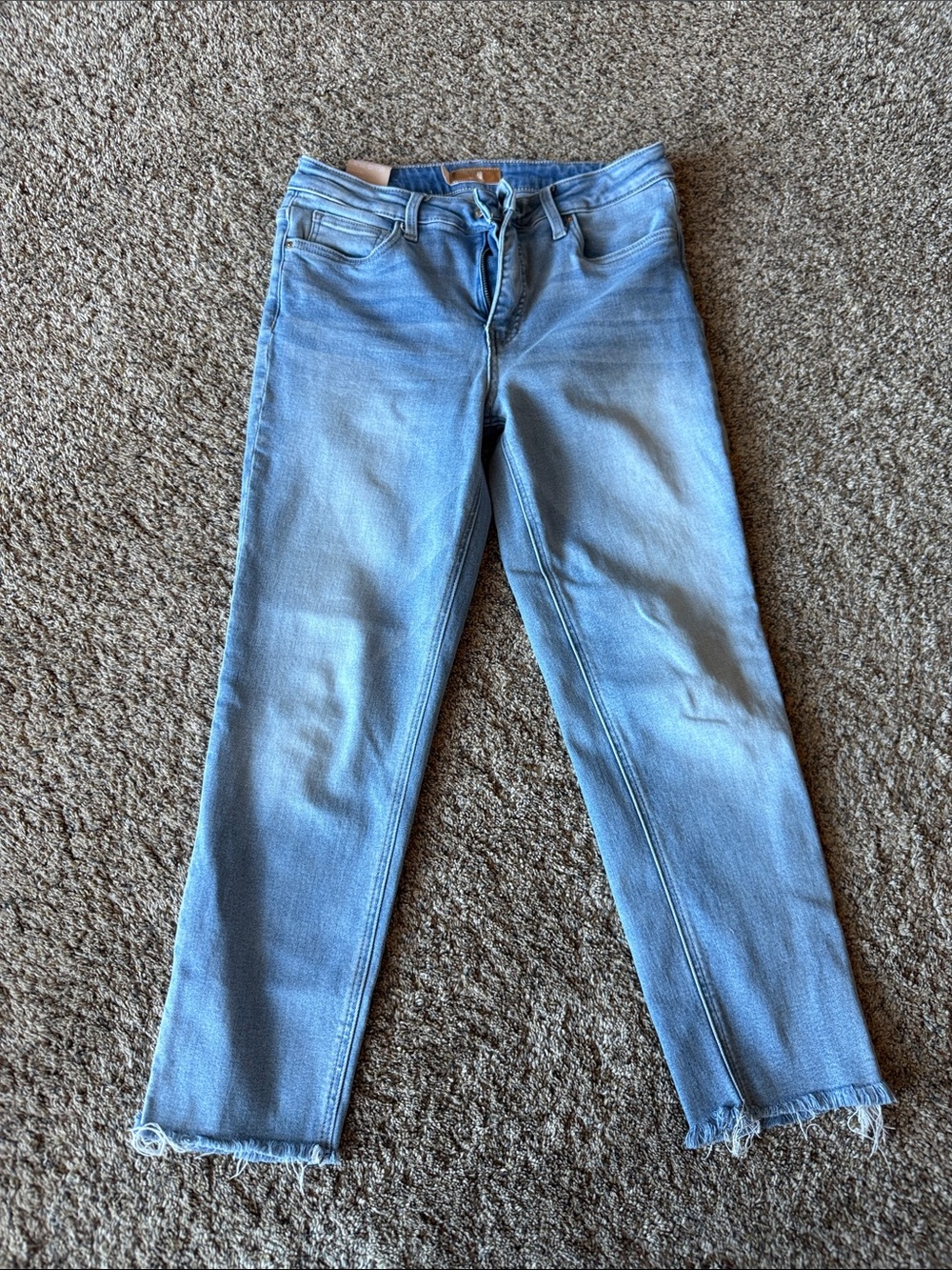 Kut from the Kloth Light Wash Cropped Straight Jeans with Raw Hem
